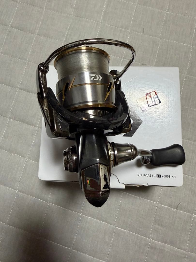 20LUVIAS FC LT2000S-XH スピニングリール