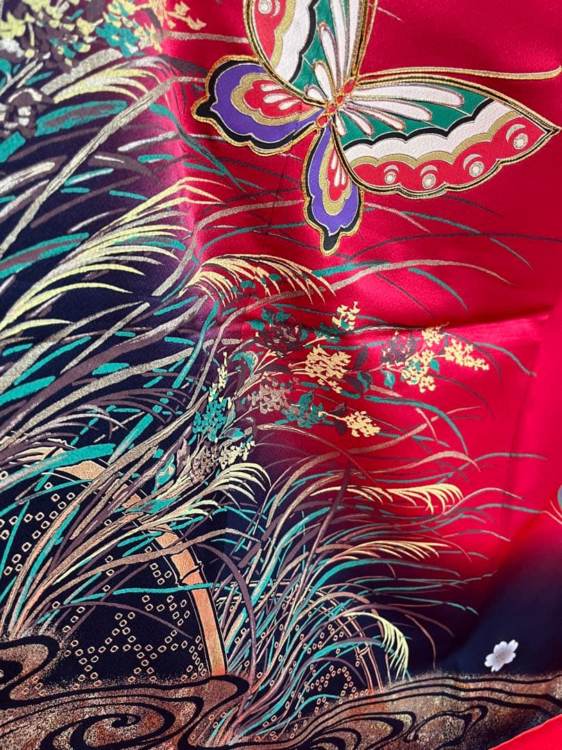 中古　振袖　仕立て上がり　赤　B16