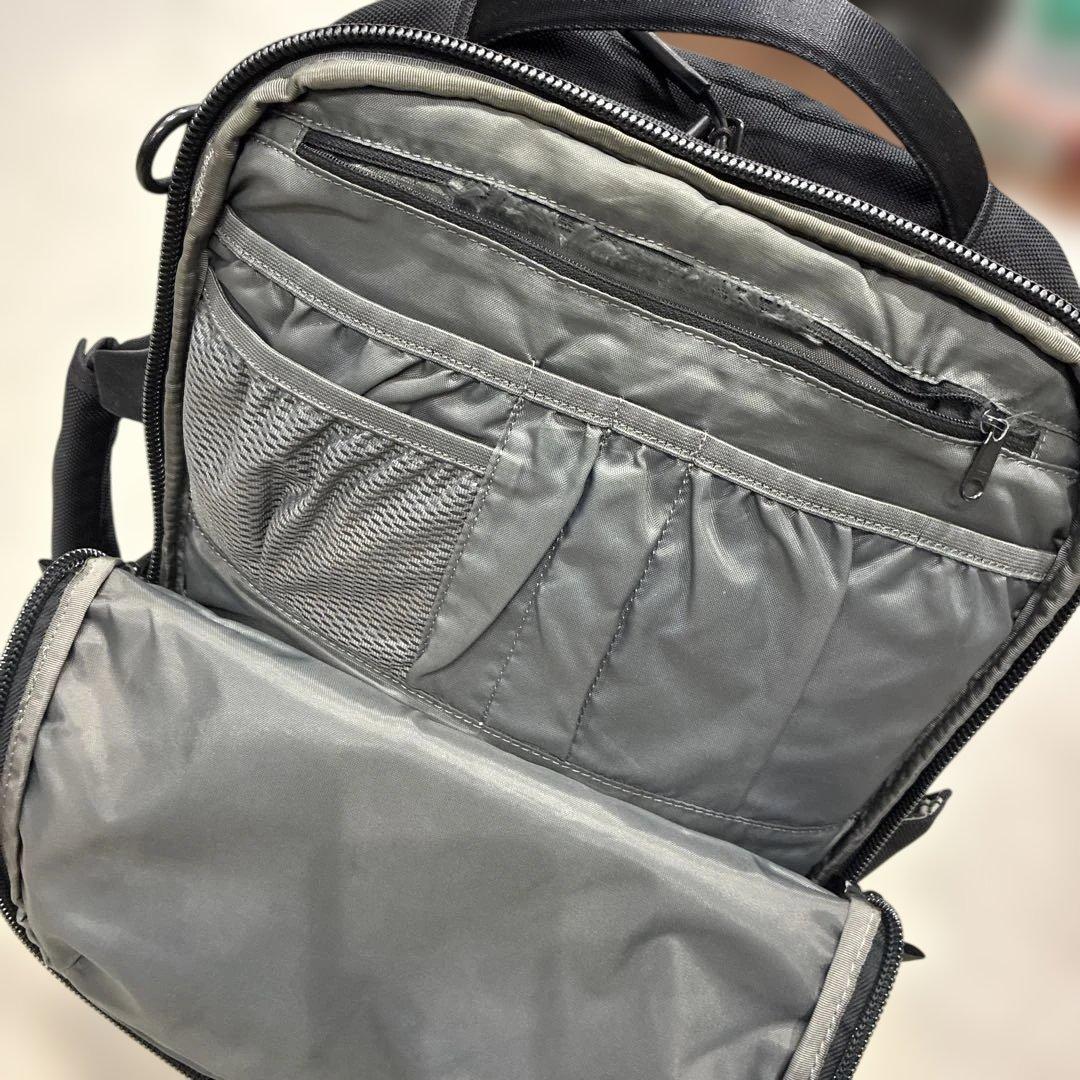 AER ブラック ダブルジッパーバッグ