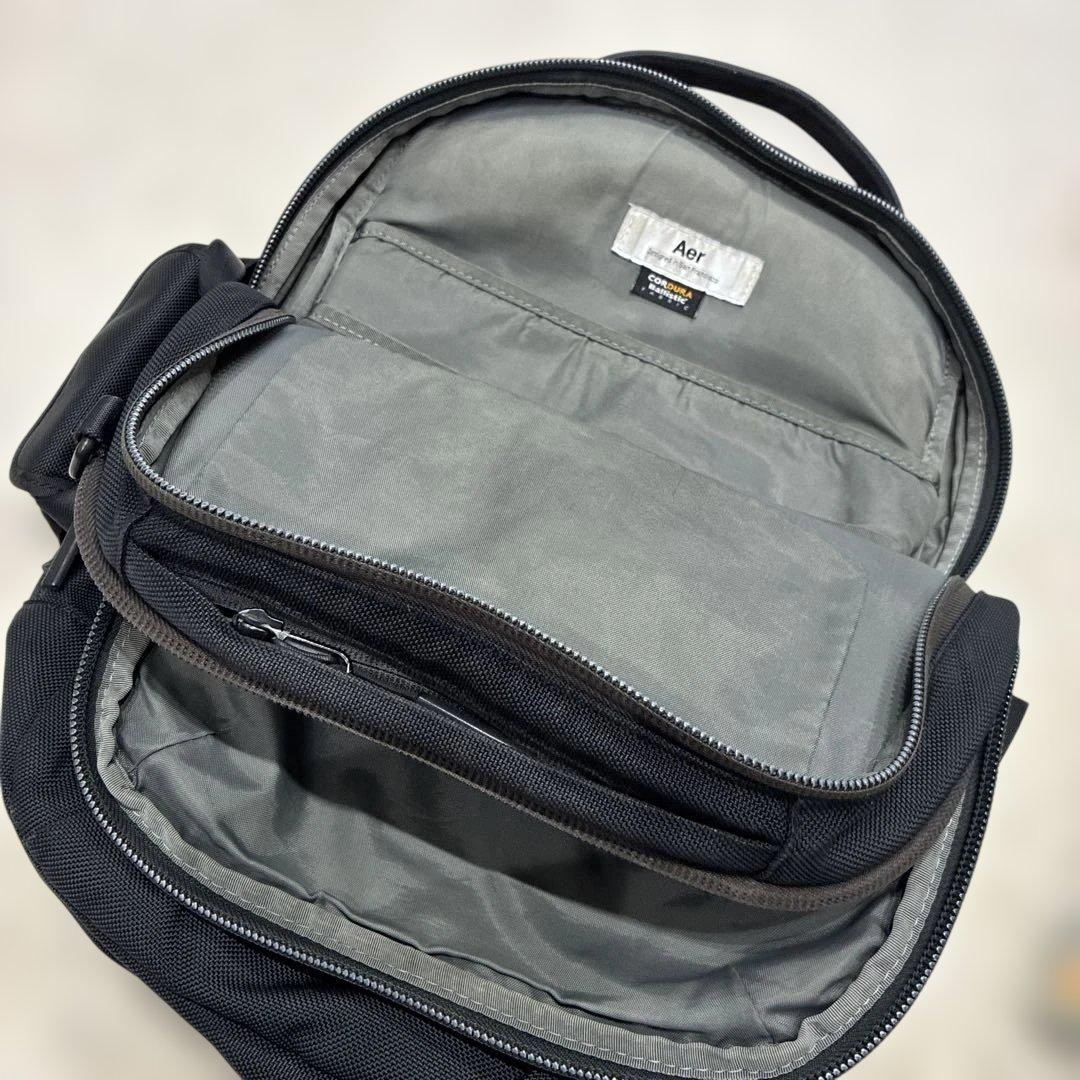 AER ブラック ダブルジッパーバッグ