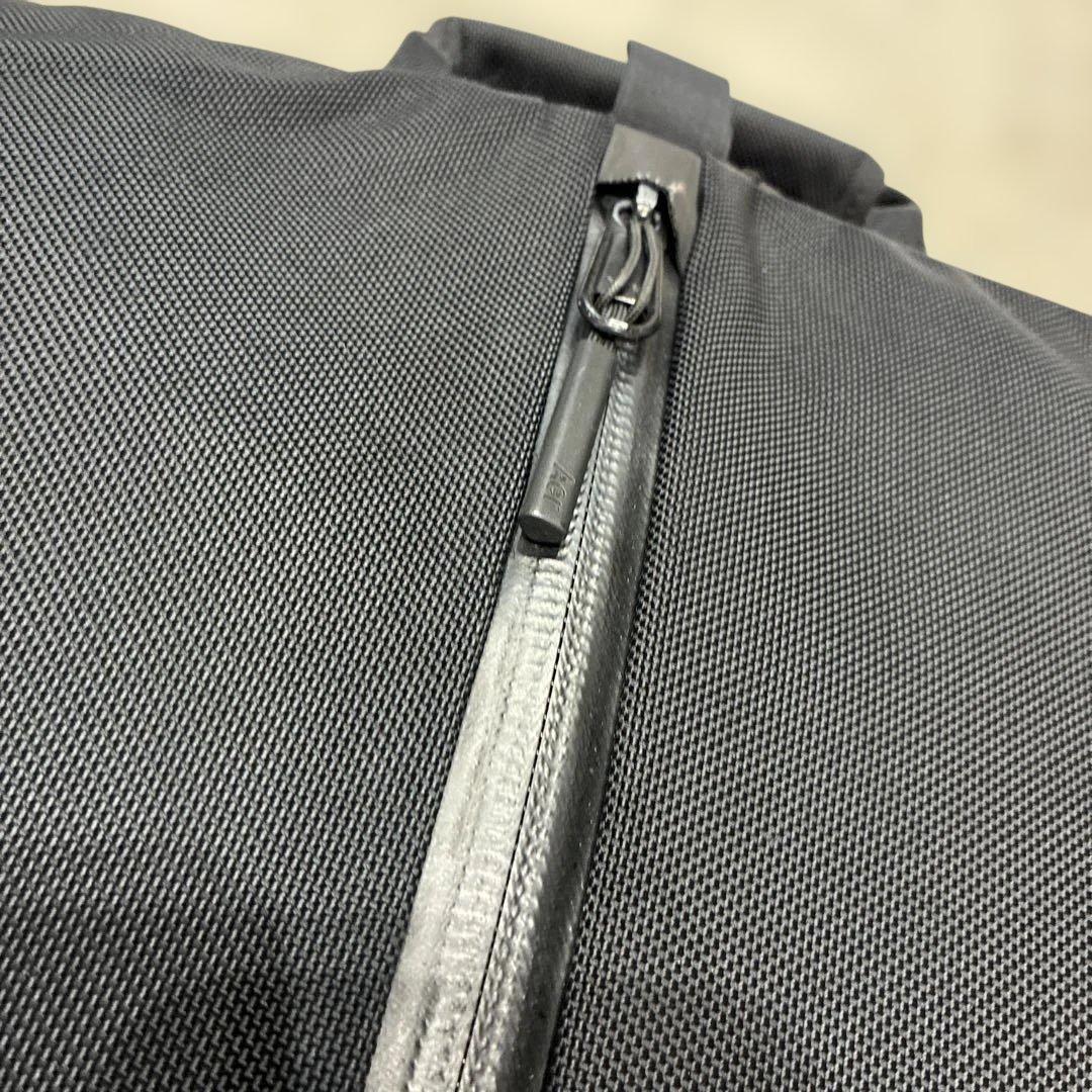 AER ブラック ダブルジッパーバッグ