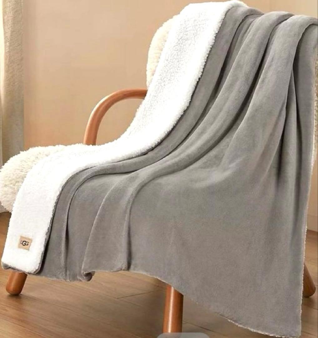「UGG」「防寒」「プレゼント」「完売」「即日発送」⭐︎フリースブランケット