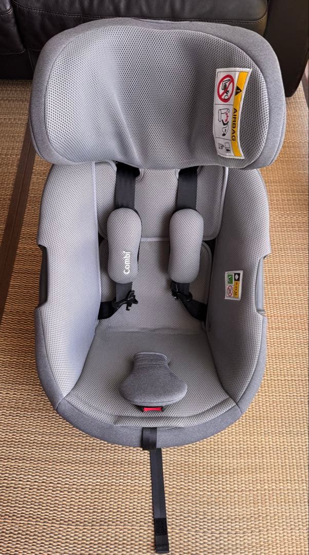 COMBI チャイルドシート　THE S シリーズ