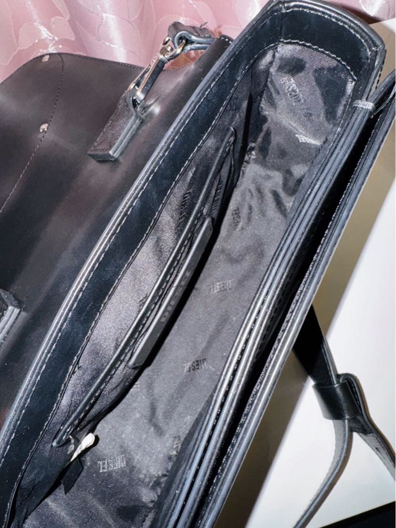 DIESEL 1DR Mカウレザーショルダー・ハンドバッグ