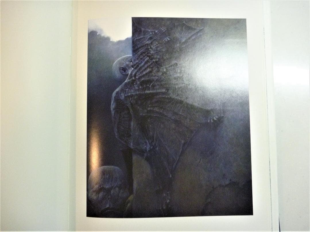 美品●プレミアム書籍●初版第一刷】ベクシンスキー画集　1997年発行の日本初画集