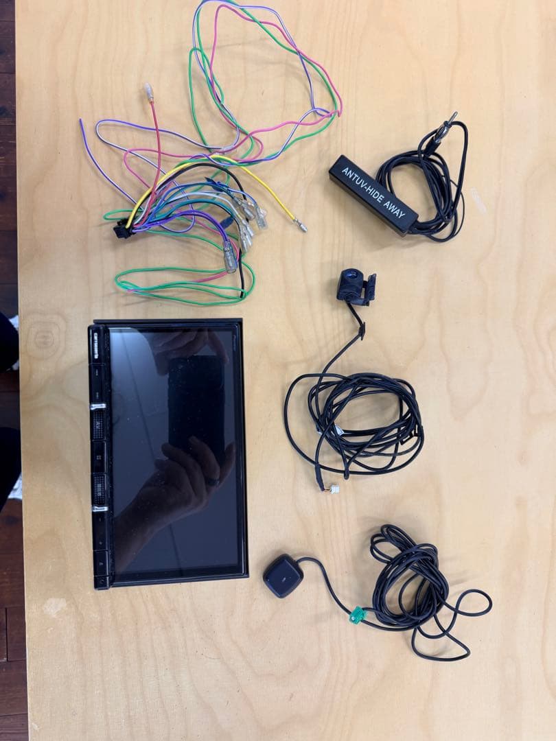 pioneer カロッツェリア　カーナビ楽ナビ　AVIC-RZ910 取り外し品