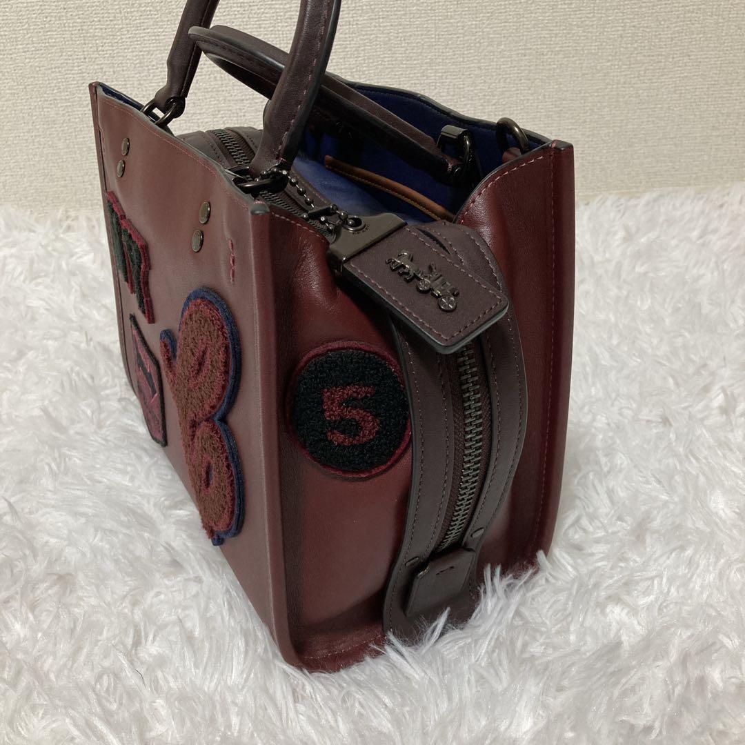 【美品】 COACH コーチ ローグ 25・ヴァーシティ パッチ CG214
