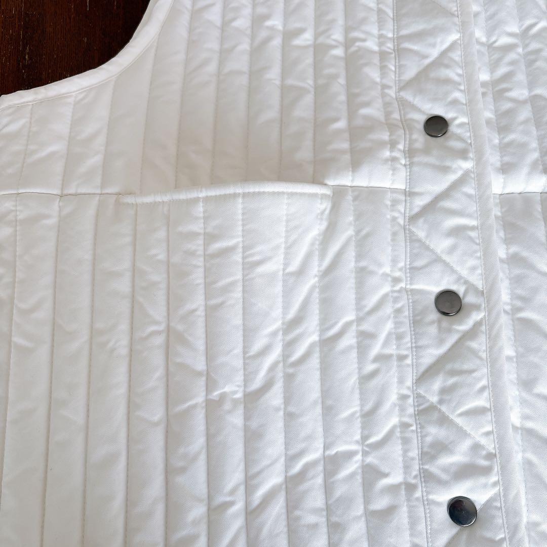 週末お値下げ！ほぼ未使用　CAVEZAROSSO キルティングベスト　白　F