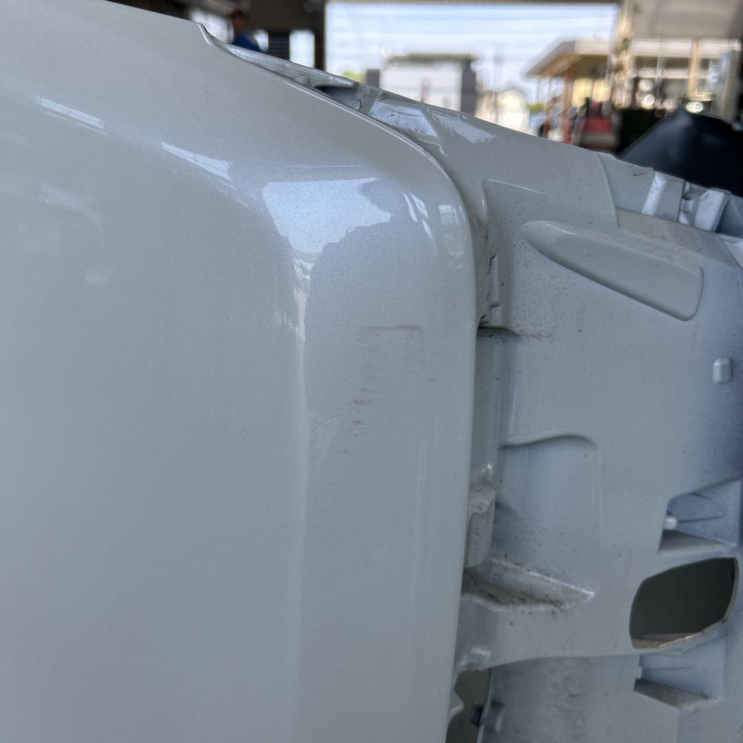 80ヴォクシー　フロントバンパー