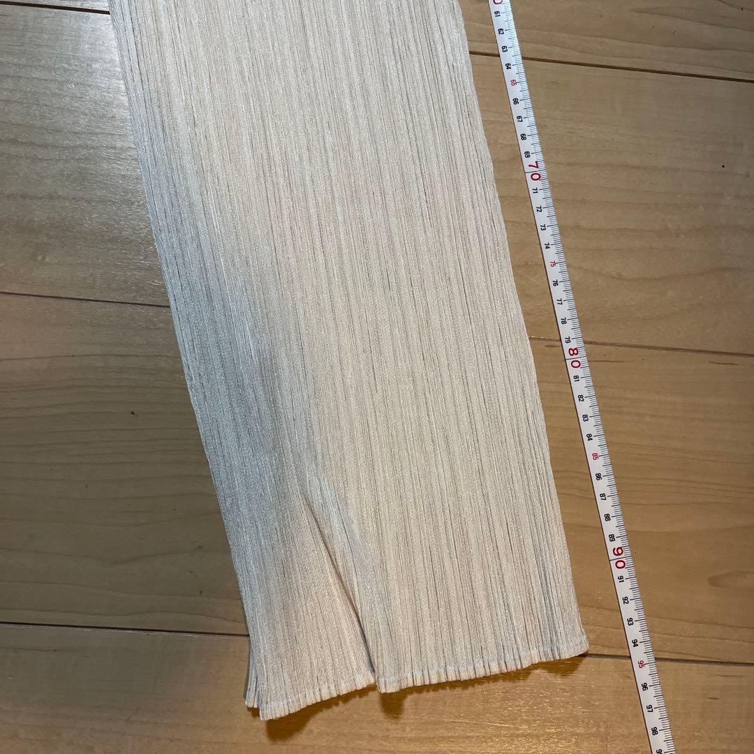PLEATS PLEASE(プリーツプリーズ) ホワイトパンツ　ポケットあり