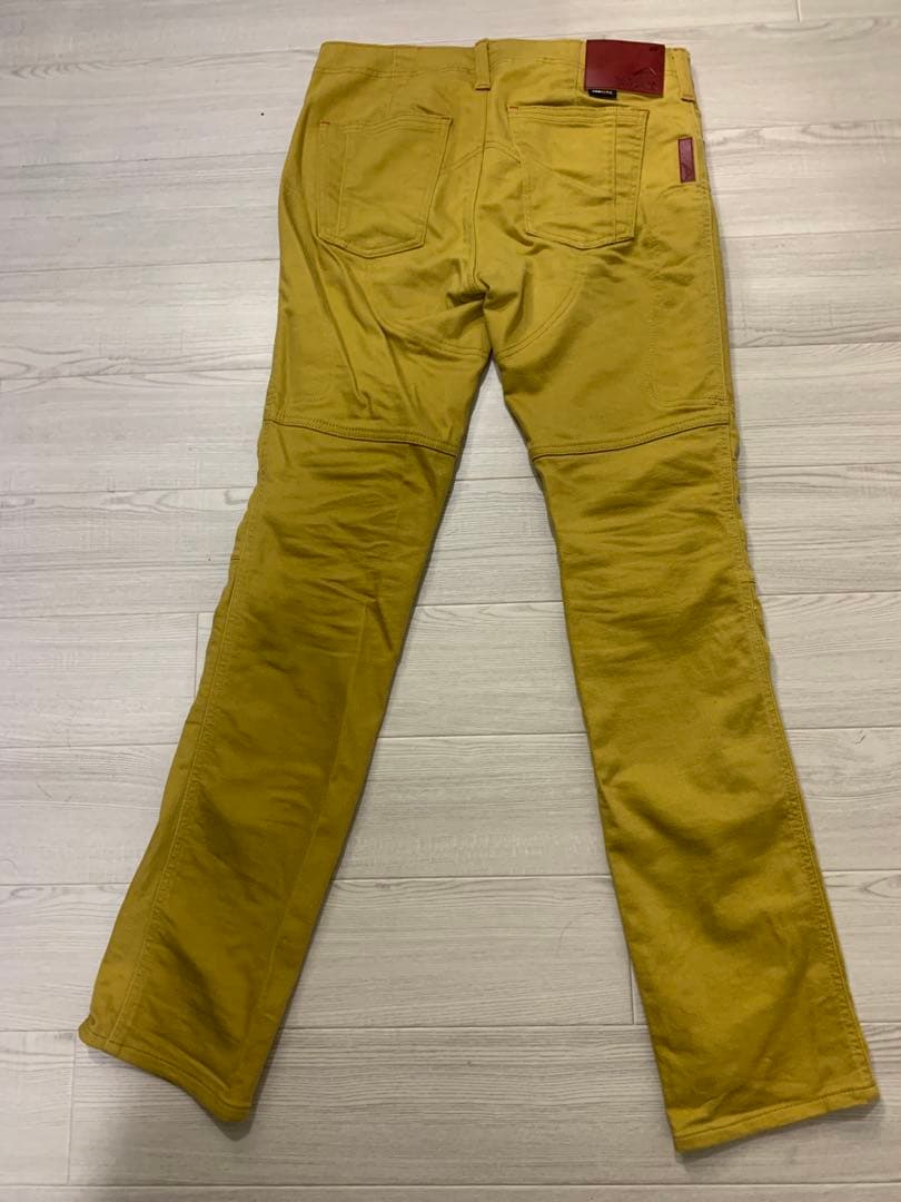 クシタニ　ストレッチジーンズ