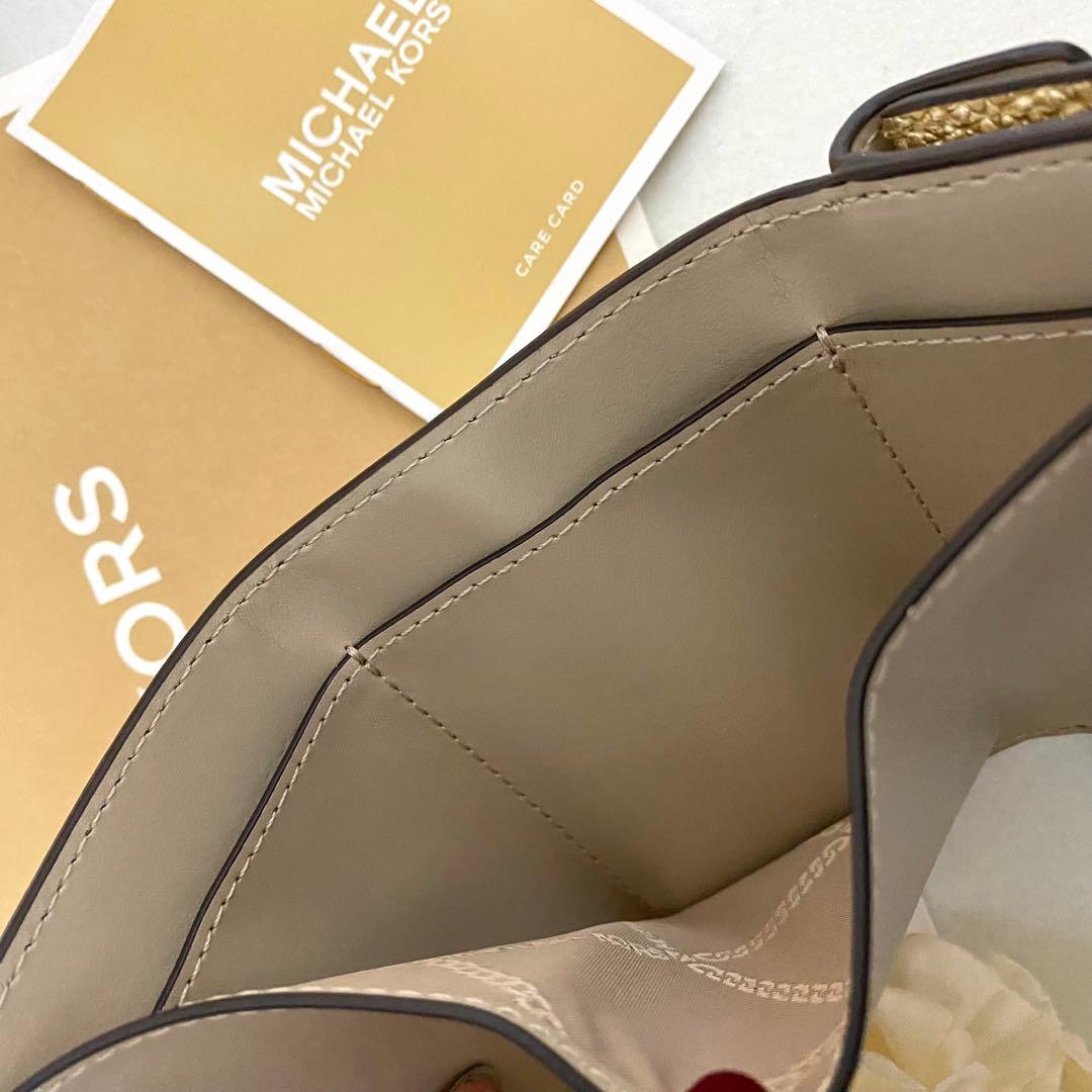 新品　正規品☆MICHAEL KORS 折り財布　ゴールド　 三つ折り財布