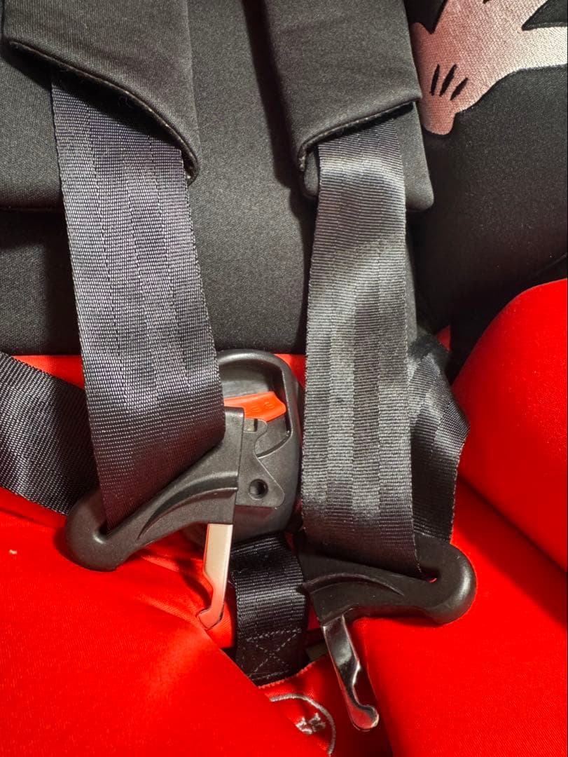 美品　ミッキーマウス　チャイルドシート　西松屋