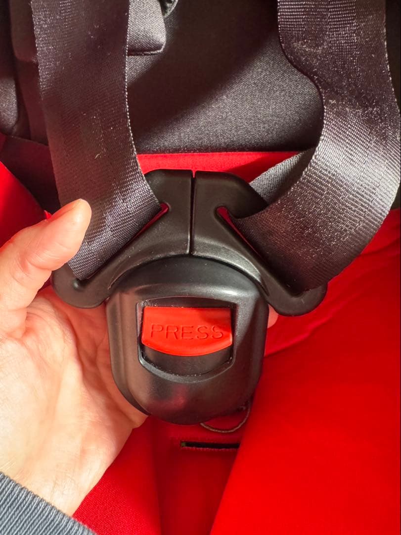 美品　ミッキーマウス　チャイルドシート　西松屋