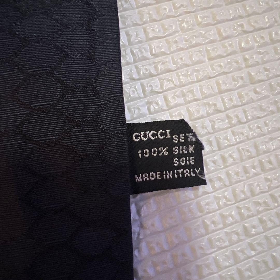 ヴィンテージ　GUCCI 100%シルク ブラックマフラー