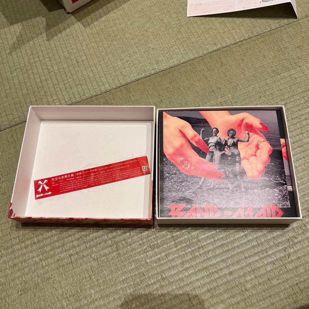完全生産限定盤特殊パッケージ仕様　BAND MAID UNSEEN WORLD