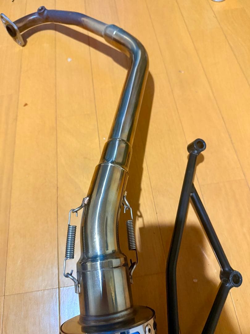 PCX jk05ステンレス製マフラー 青と銀のグラデーション