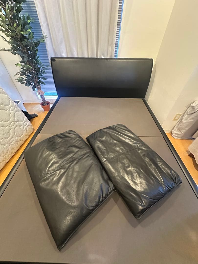 【送料無料】シモンズSimmonsクイーンベッドフレームブラックマットレスセット