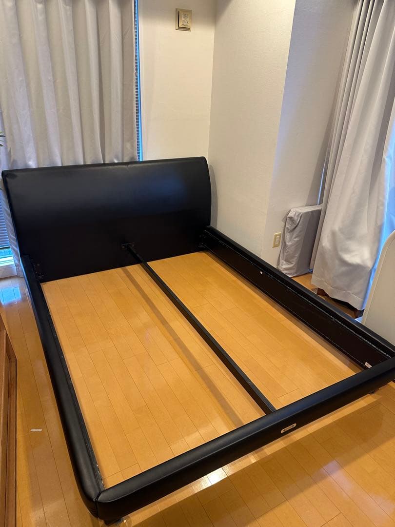 【送料無料】シモンズSimmonsクイーンベッドフレームブラックマットレスセット