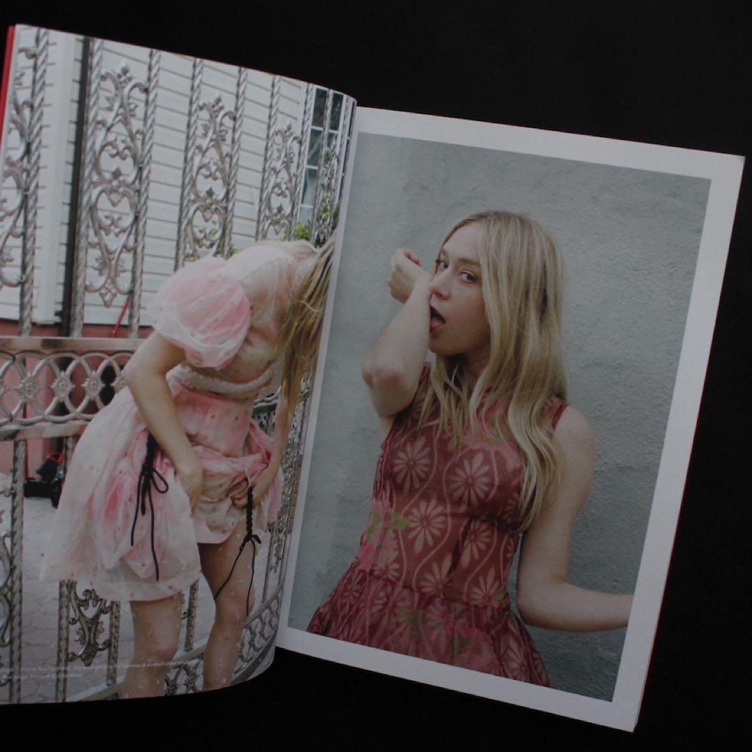 アート・デザイン・音楽 Puss Puss Issue 4 Chloe Sevigny