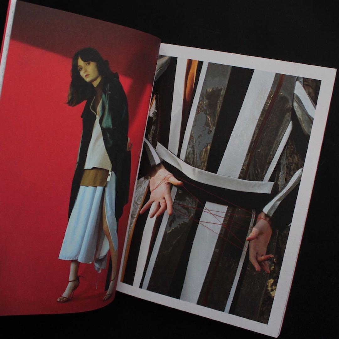 アート・デザイン・音楽 Puss Puss Issue 4 Chloe Sevigny