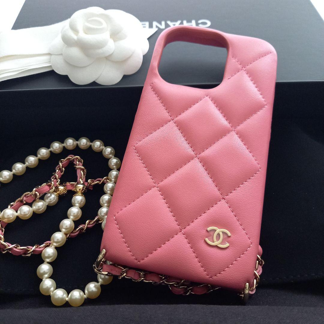 CHANEL ピンク レザー iPhone14 ケース　パールストラップ