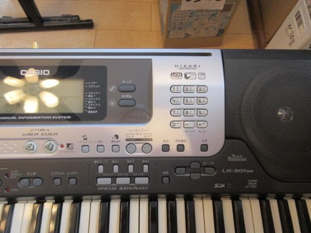 CASIO ｌＫ-301 BB キーボード　61鍵盤