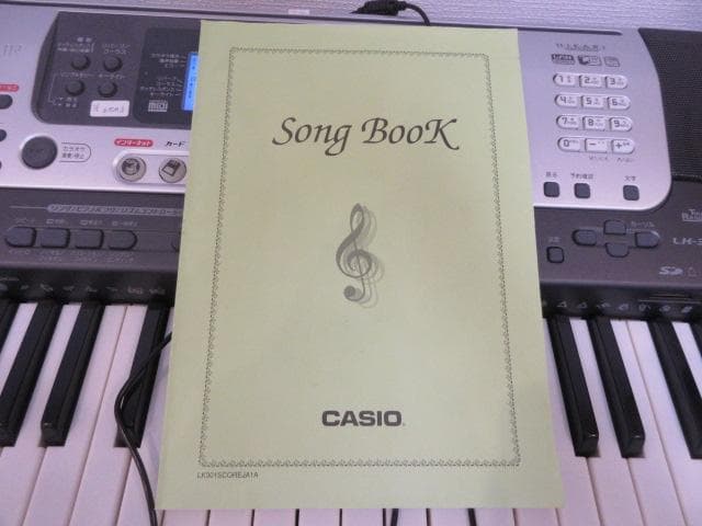 CASIO ｌＫ-301 BB キーボード　61鍵盤
