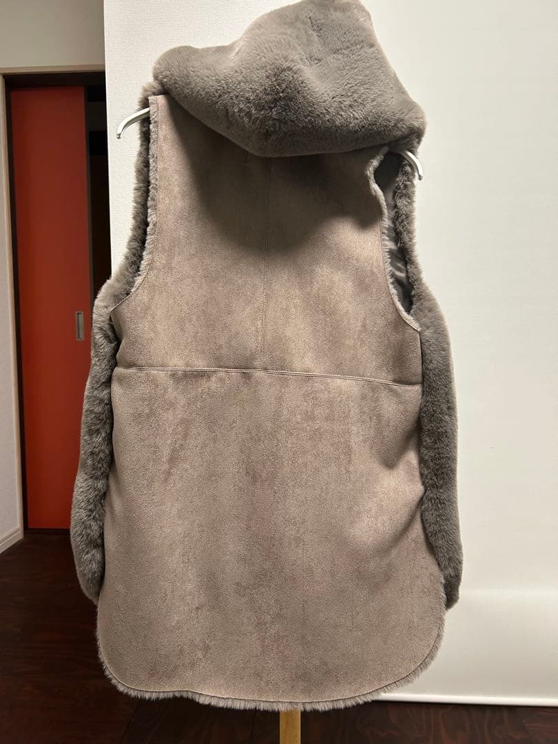 美品　PASSIONE ロングジレ　フード　 エコファーベスト　ブラウン