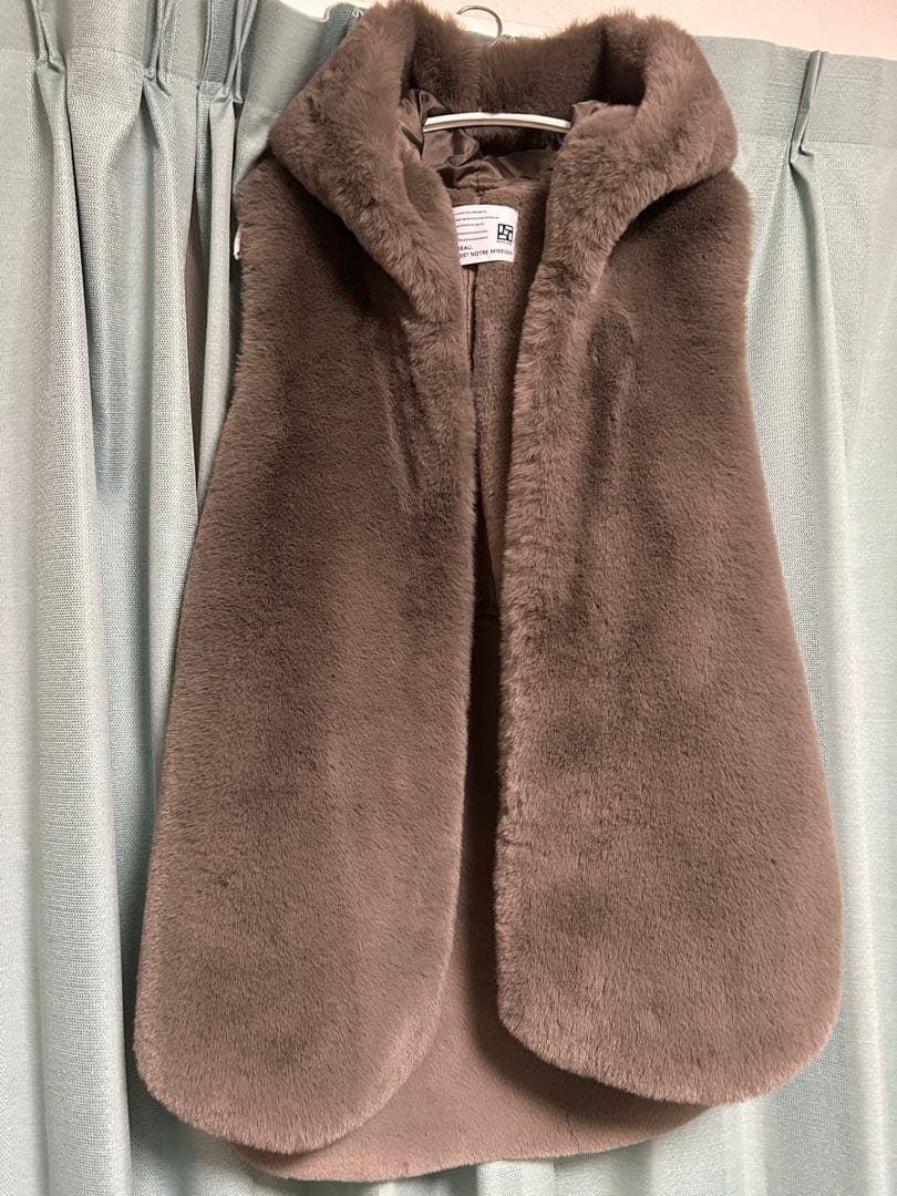 美品　PASSIONE ロングジレ　フード　 エコファーベスト　ブラウン