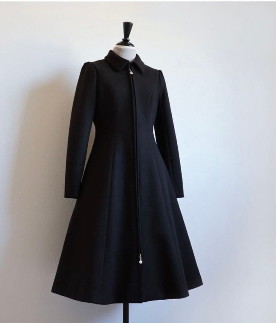 jolie mignonパネルライン襟付きジップアップコート