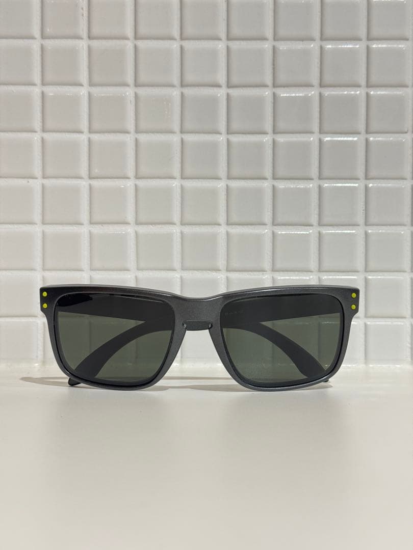 【美品】大人気 OAKLEY オークリー ホルブルック サングラス ダークグレー