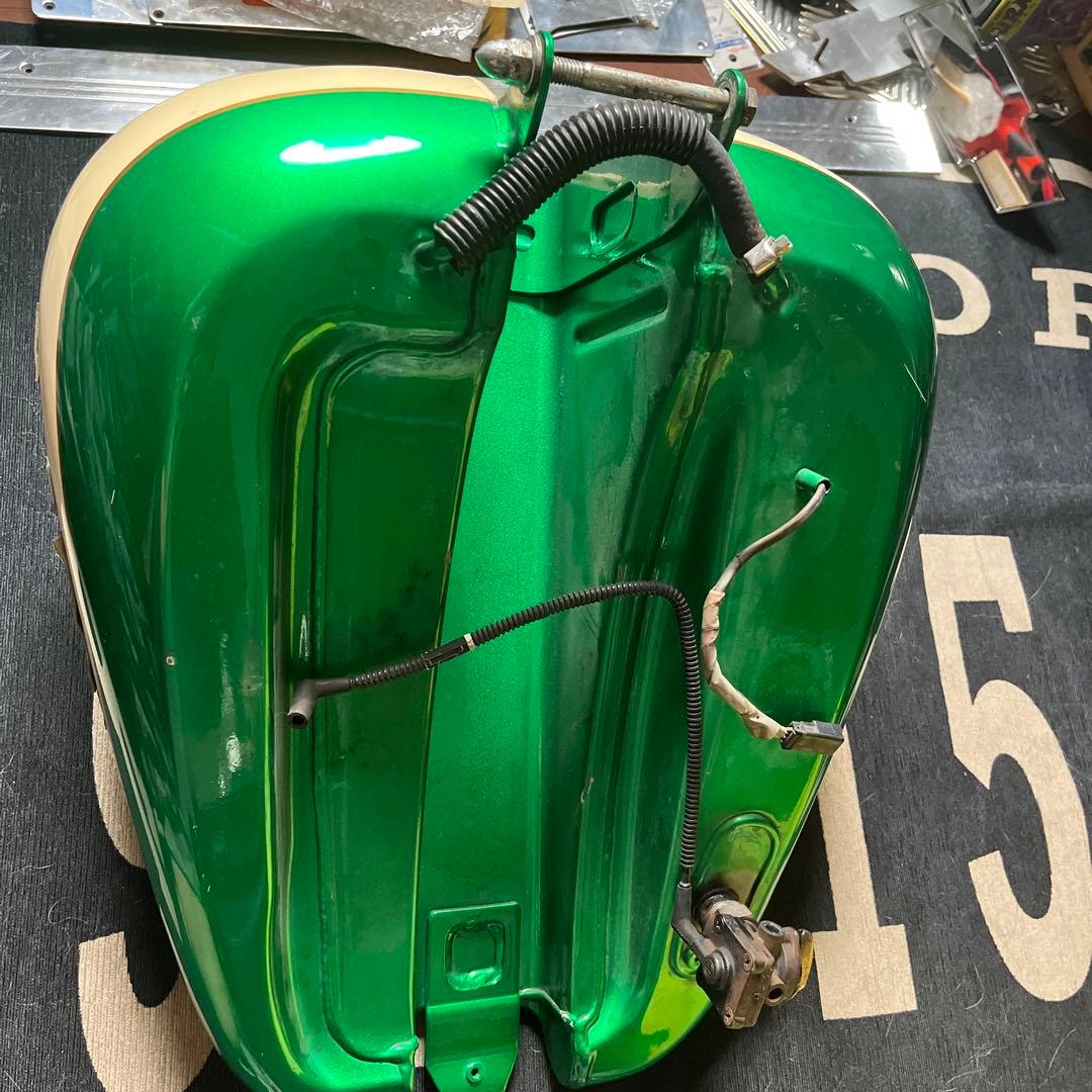 FLSTC ハーレー用ガソリンタンク燃料ゲージ、キャップ、センサーのみ