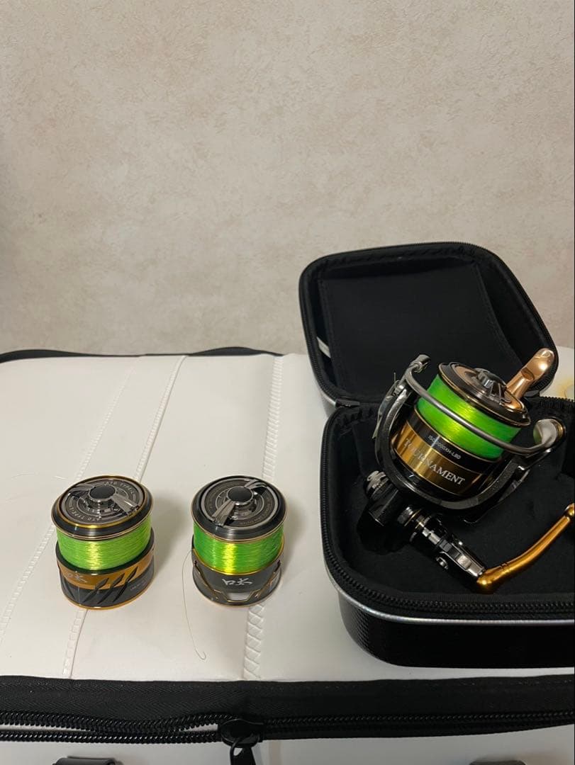 DAIWA TOURNAMENT 3000XH-LB スピニングリール