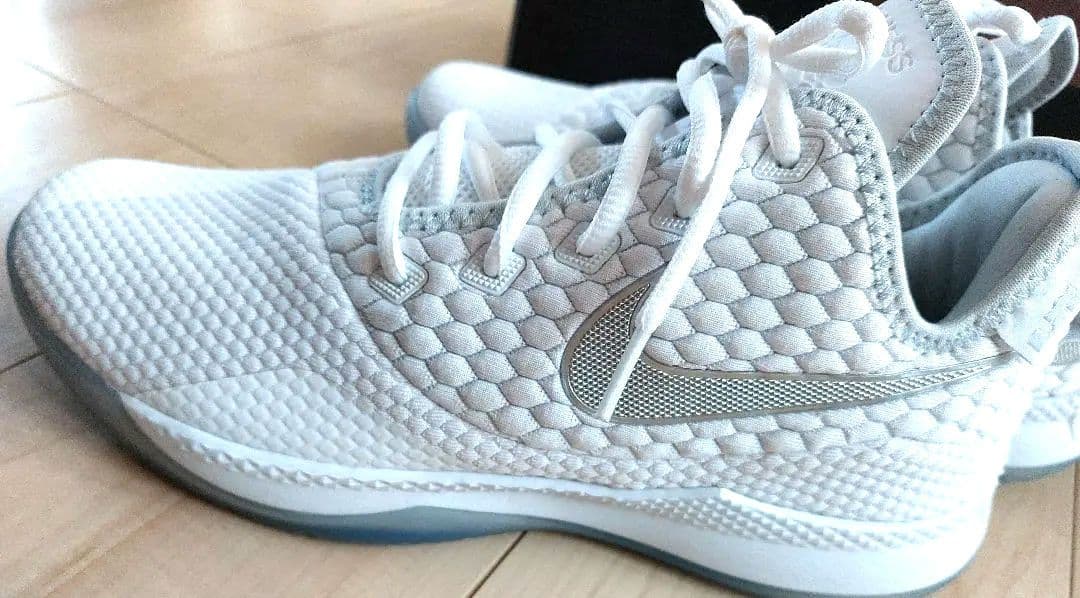 再値下げ！ナイキ　LEBRON WITNESS Ⅲ　レブロン　ウィットネス