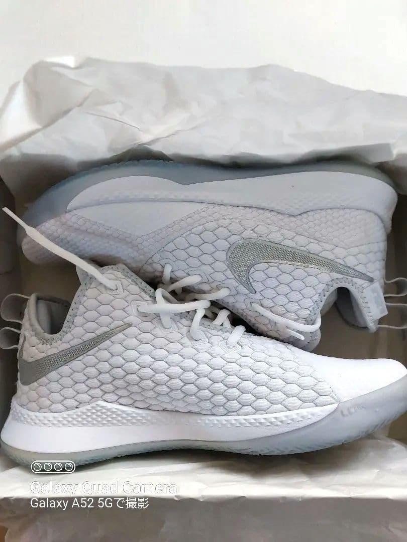 再値下げ！ナイキ　LEBRON WITNESS Ⅲ　レブロン　ウィットネス