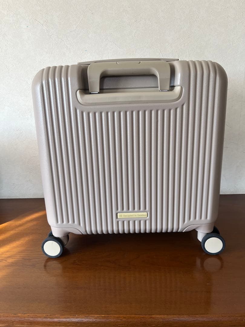 [イノベーター] スーツケース INV20