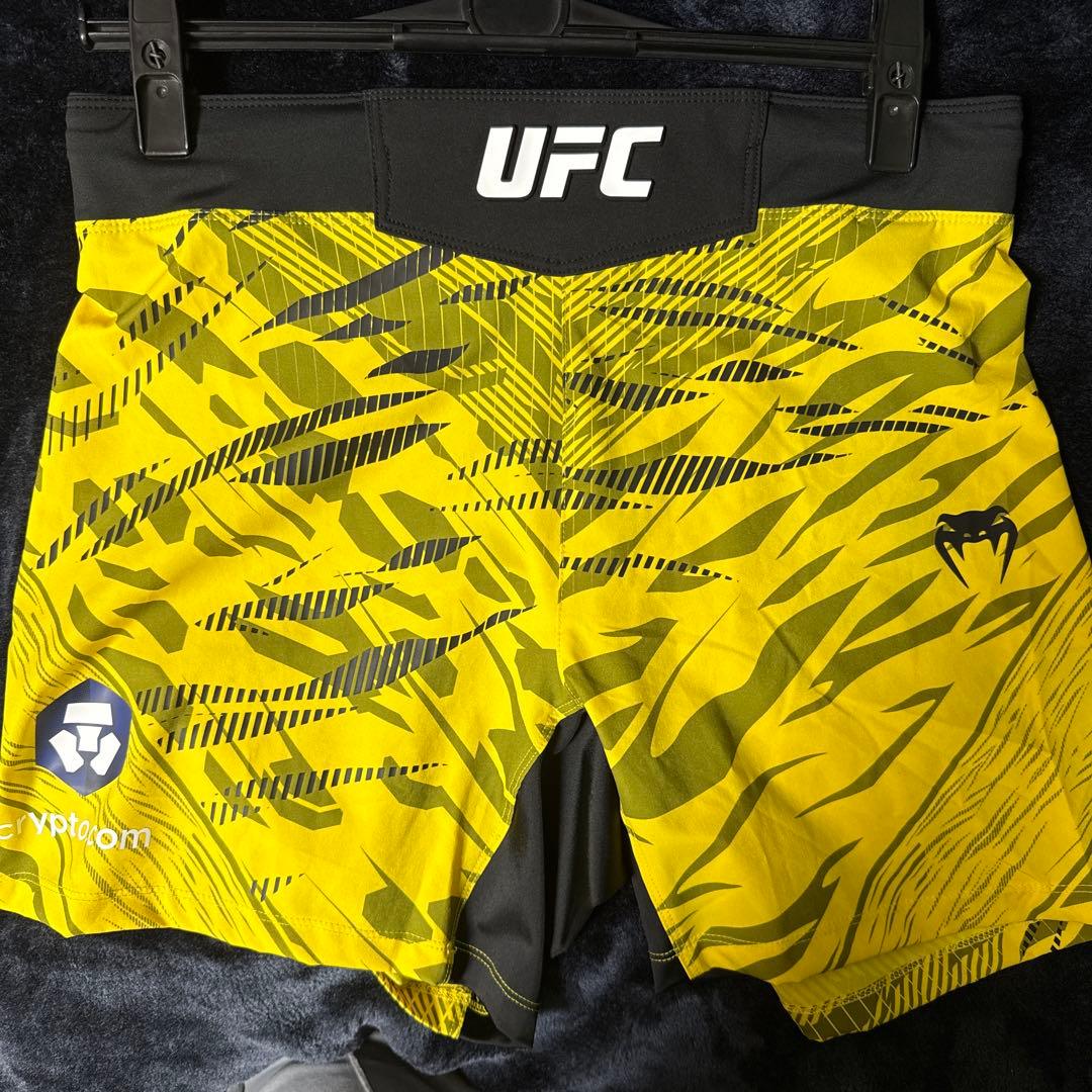 Venum UFC ショーツ イエロー
