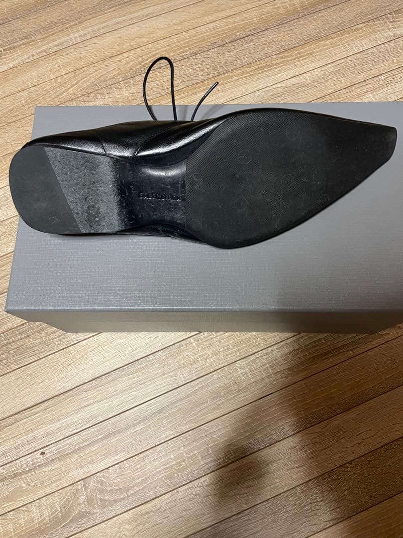 靴 balenciaga ultra soft derby