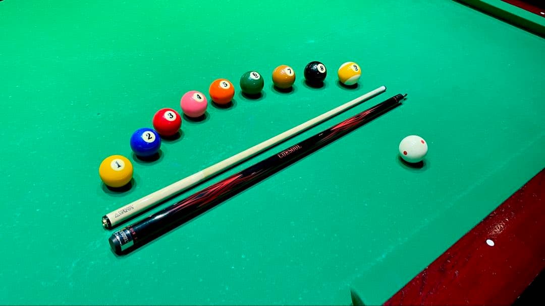 【美品】CUESOUL ビリヤードキュー 赤色 19oz 11.5mm