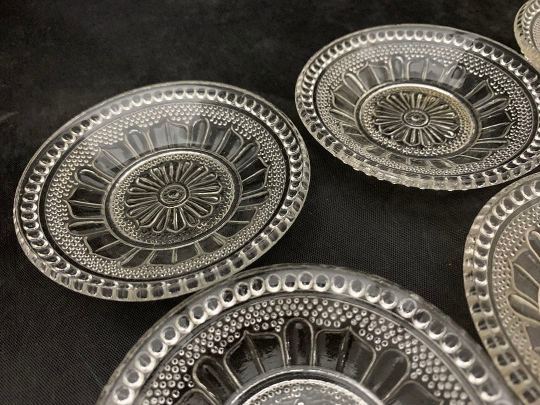 プレスガラス 小皿 11枚　時代物　アンティークガラス