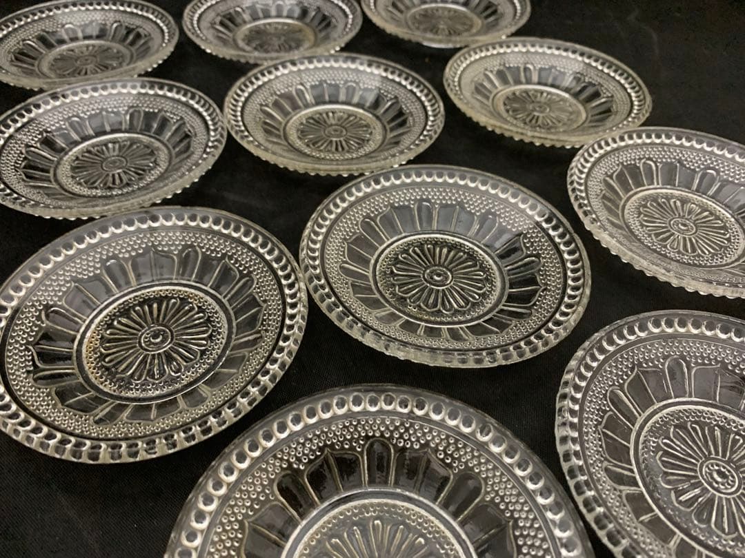 プレスガラス 小皿 11枚　時代物　アンティークガラス