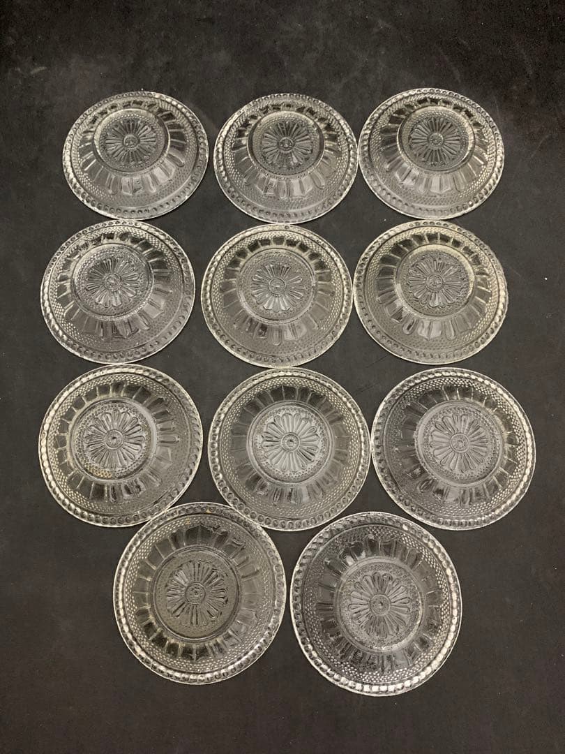 プレスガラス 小皿 11枚　時代物　アンティークガラス