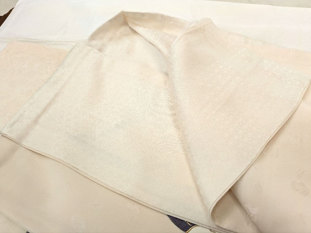 胡蝶蘭柄オフホワイト訪問着　金彩　着物浴衣絹　卒業式入学式祝いお食事会花見