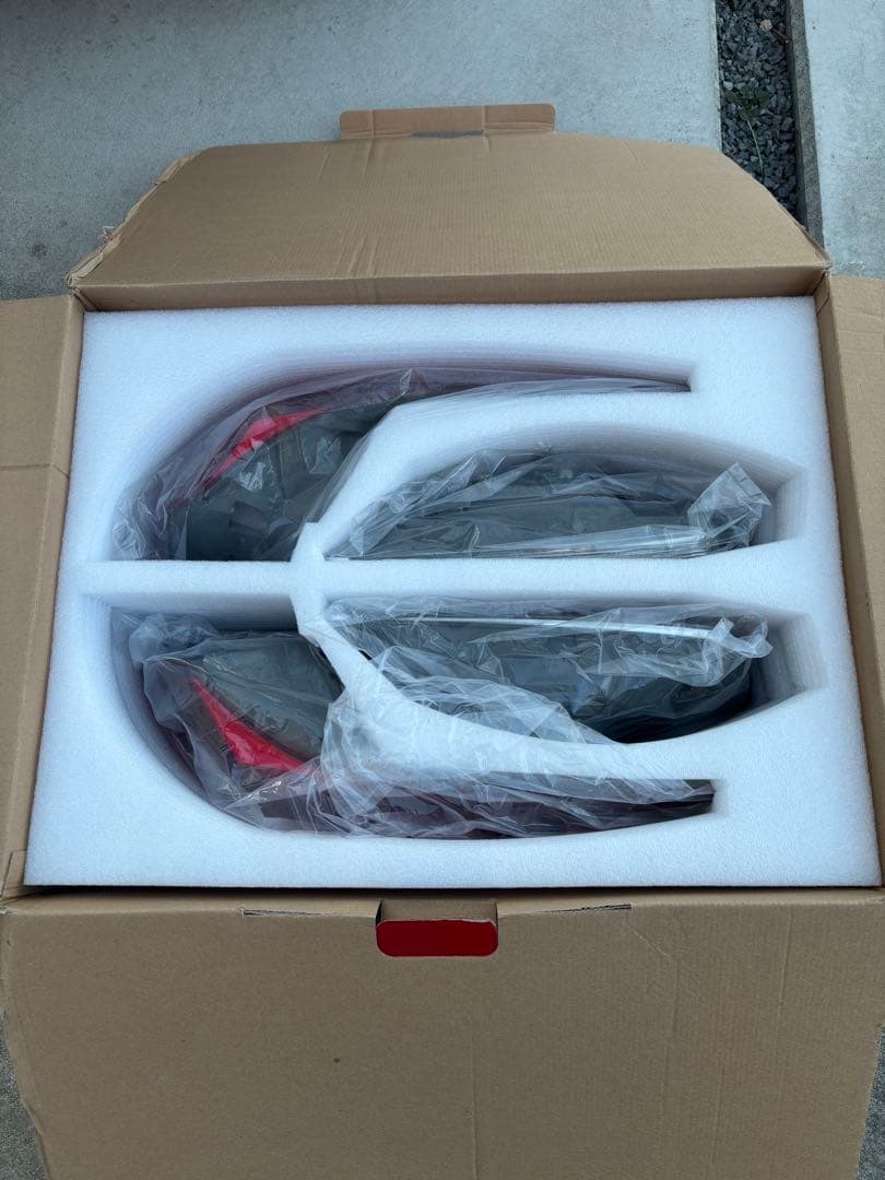 210クラウンアスリート前期 テールランプ一式