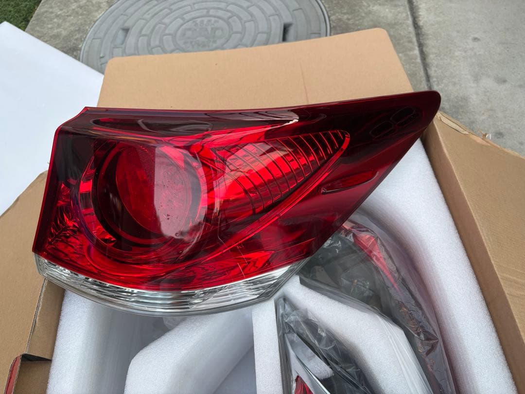 210クラウンアスリート前期 テールランプ一式