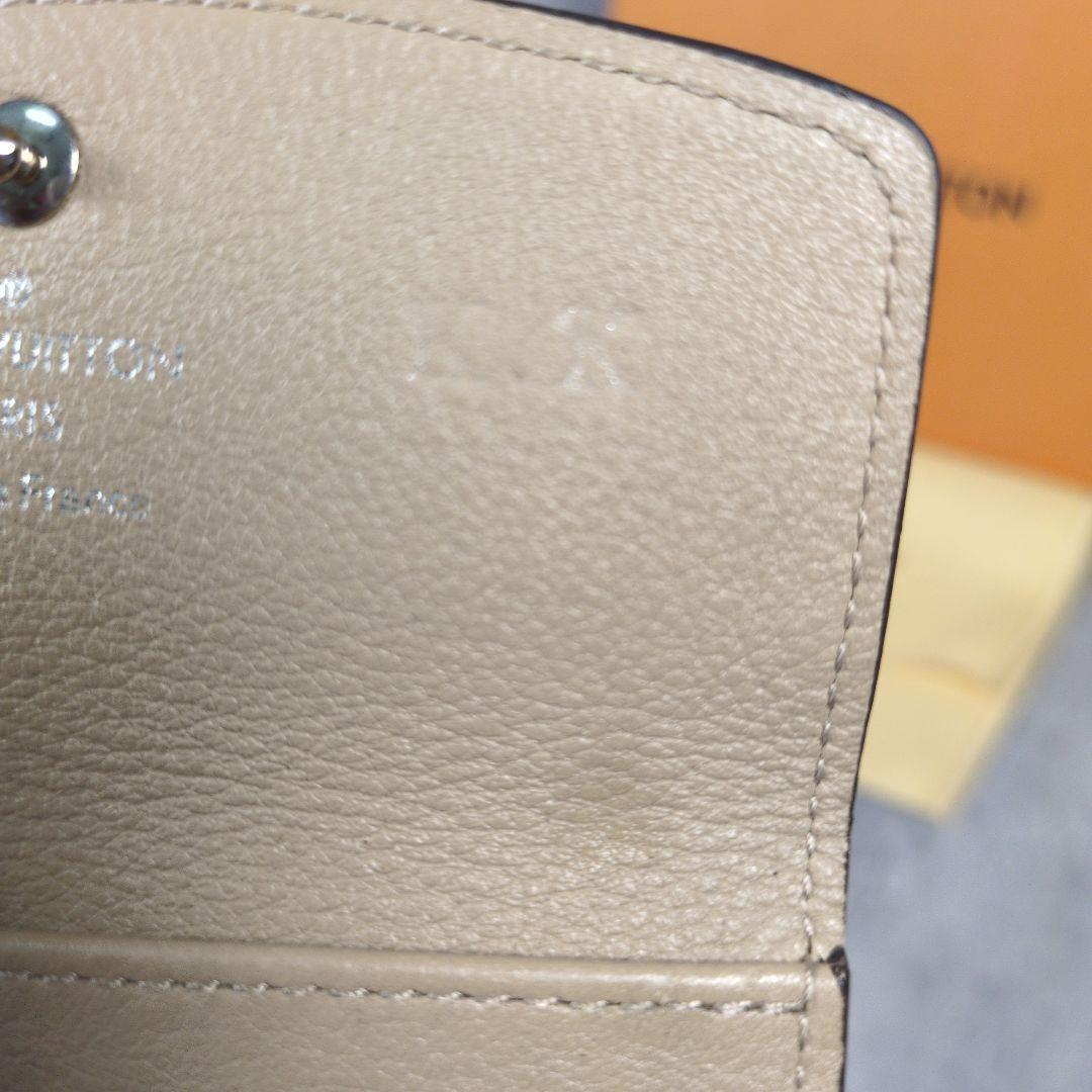 LOUIS VUITTON マヒナ ミュルティクレ4グレーベージュ4連キーケース