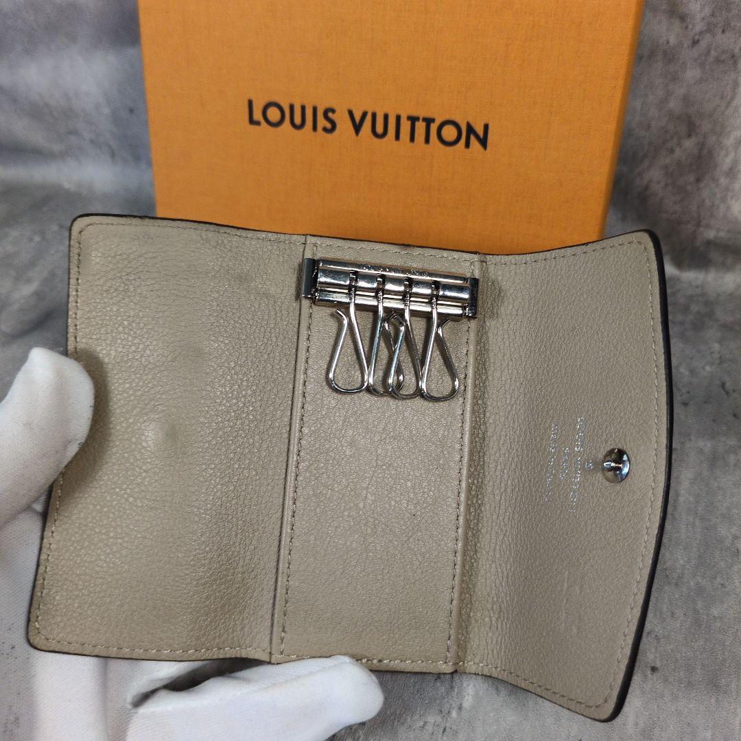 LOUIS VUITTON マヒナ ミュルティクレ4グレーベージュ4連キーケース