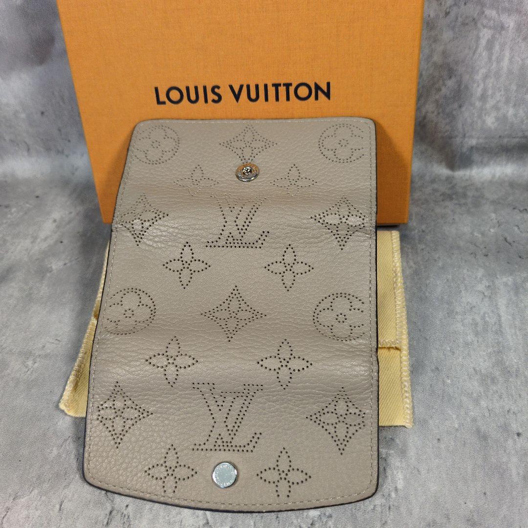 LOUIS VUITTON マヒナ ミュルティクレ4グレーベージュ4連キーケース