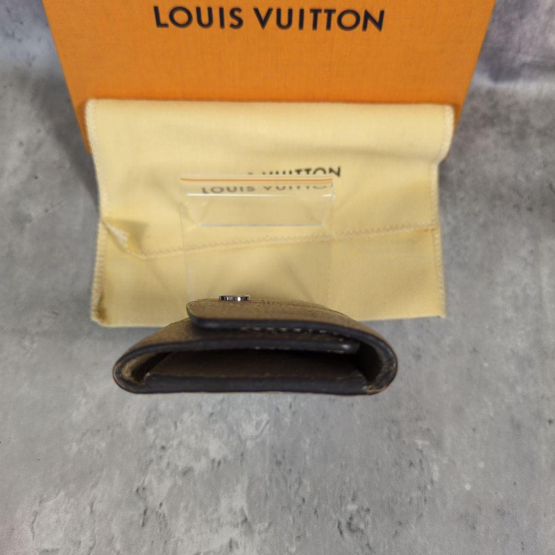 LOUIS VUITTON マヒナ ミュルティクレ4グレーベージュ4連キーケース